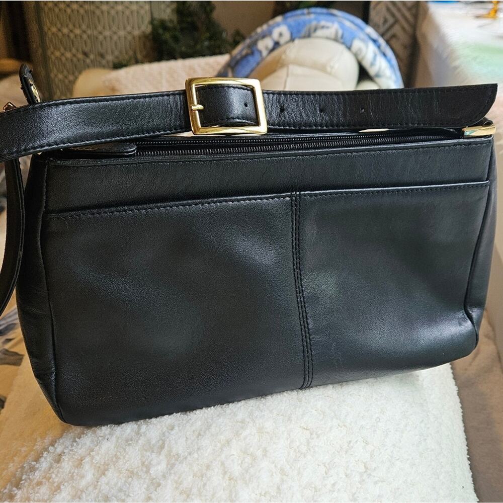 Etienne Aigner Elegant Black Leather Shoulder Bag - Picture 13 of 13